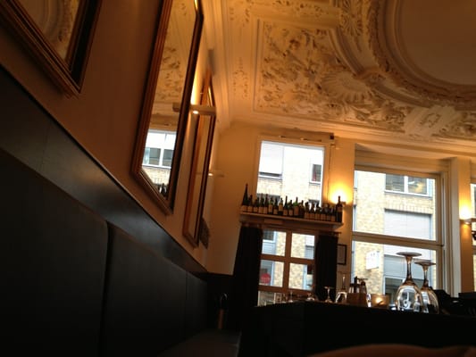 Parlin | Essen und Weinbar by null