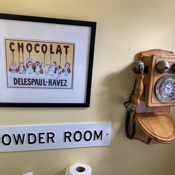 21 Degrees Estate - Cute bathroom - Tours Near Me - Kaneohe, Hawaii 21 Degrees Estate - Cute bathroom - Tours Near Me - Kaneohe, Hawaii