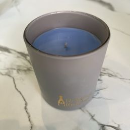 Medium sized candle Medium sized candle