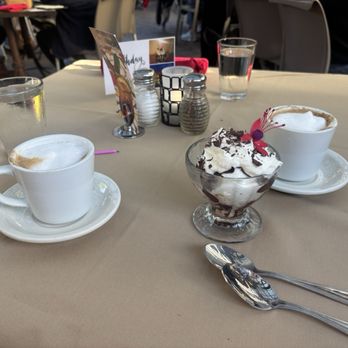 Robins Restaurant - Cappuccinos & Sundae - New American Near Me - Cambria, California Robins Restaurant - Cappuccinos & Sundae - New American Near Me - Cambria, California