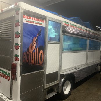 Tacos taquizco - a taco truck parked in a garage - Food Trucks Near Me - Stockton, California Tacos taquizco - a taco truck parked in a garage - Food Trucks Near Me - Stockton, California