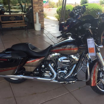 Zion Harley-Davidson - 2016 Street Glide with Nightmare paint scheme - Motorcycle Dealers Near Me - Washington, Utah Zion Harley-Davidson - 2016 Street Glide with Nightmare paint scheme - Motorcycle Dealers Near Me - Washington, Utah