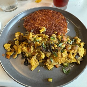 Break + Feast - Curry Veggie Scramble (Hash Browns are perfect, not those cube Potatoes other use too often) - Breakfast & Brunch Near Me - Koloa, Hawaii