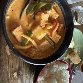 Thai Kitchen By 100 - Lunch special red curry w tofu, spice level 4 - Thai Near Me - Hixson, Tennessee