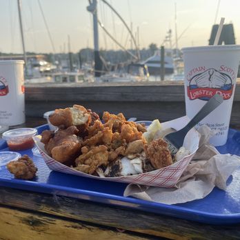 Captain Scott's Lobster Dock - Captain's Platter (sorry - couldn't wait...) - Seafood Near Me - New London, Connecticut