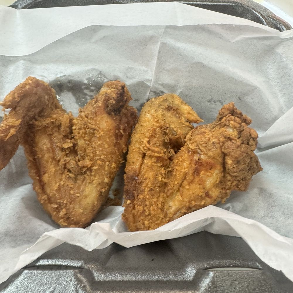 Big Daddy's Kitchen - Fried chicken wings. - Soul Food Near Me - Atlanta, Georgia