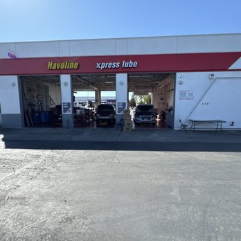 Havoline Change Oil Now - Front of location - Oil Change Stations Near Me - Stockton, California Havoline Change Oil Now - Front of location - Oil Change Stations Near Me - Stockton, California