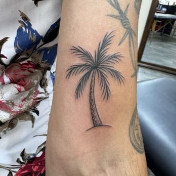 Hale Nui Tattoo Company - Tattoo Near Me - Honolulu, Hawaii Hale Nui Tattoo Company - Tattoo Near Me - Honolulu, Hawaii