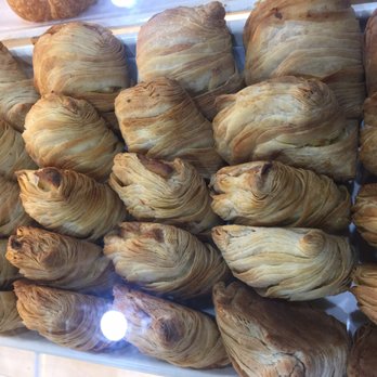 Cannoli Plus - Desserts Near Me - Brooklyn, New York