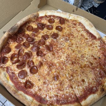 Fonzie's Pizza Shop - Pepperoni and cheese - Pizza Near Me - Orlando, Florida