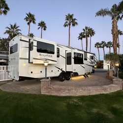 Outdoor Resort Palm Springs - This place is awesome!