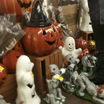Kroger - Cute decor - Grocery Near Me - Smyrna, Georgia