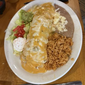 Esparza's Restaurante Mexicano - Burrito con Queso - Mexican Near Me - Grapevine, Texas
