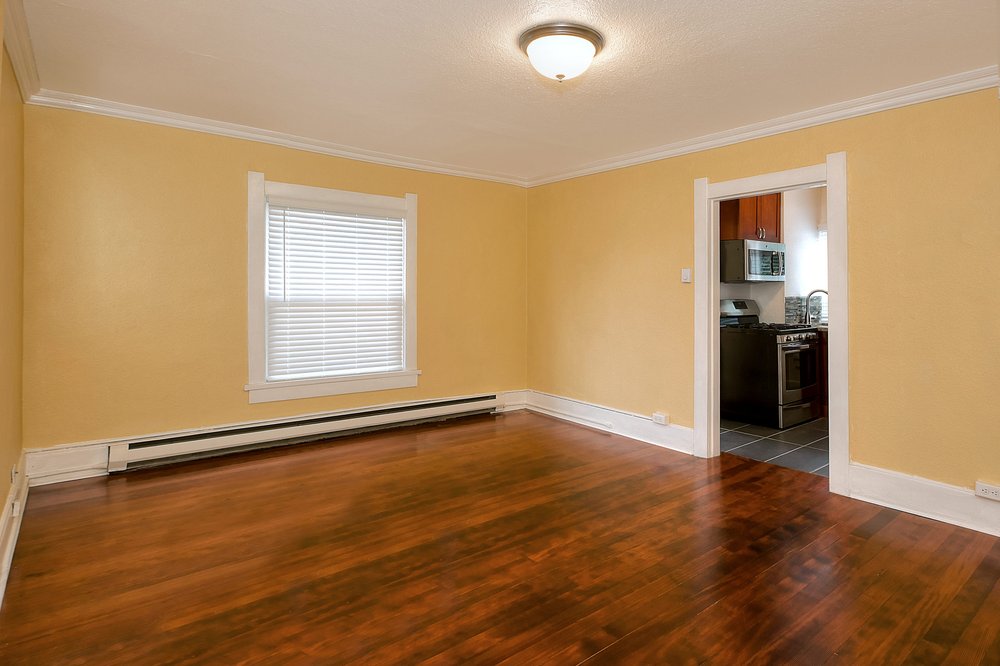 MERRY BEE APARTMENTS 400 12th Ave E, Seattle, Washington Apartments