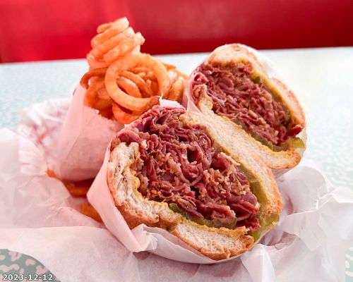 Tomboy's Famous Chiliburgers by null