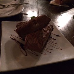 Pizzaria Dall'Italiano - Mousse de chocolate amargo com Cointreau e Amarula.