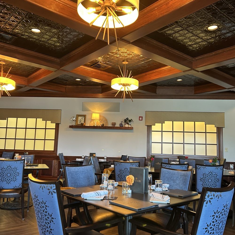 Coach House - Public Dining Area - Desserts Near Me - Hamilton, Ohio