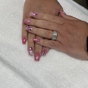 Creative Touch Nail Studio - Nail Salons Near Me - Spotsylvania, Virginia