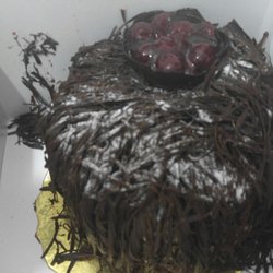 Göze Sarıyer Pastanesi - Cherry chocolate cake (got messed up on my carry)