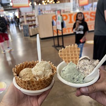 Jeni's Splendid Ice Creams - Ice Cream & Frozen Yogurt Near Me - Columbus, Ohio Jeni's Splendid Ice Creams - Ice Cream & Frozen Yogurt Near Me - Columbus, Ohio