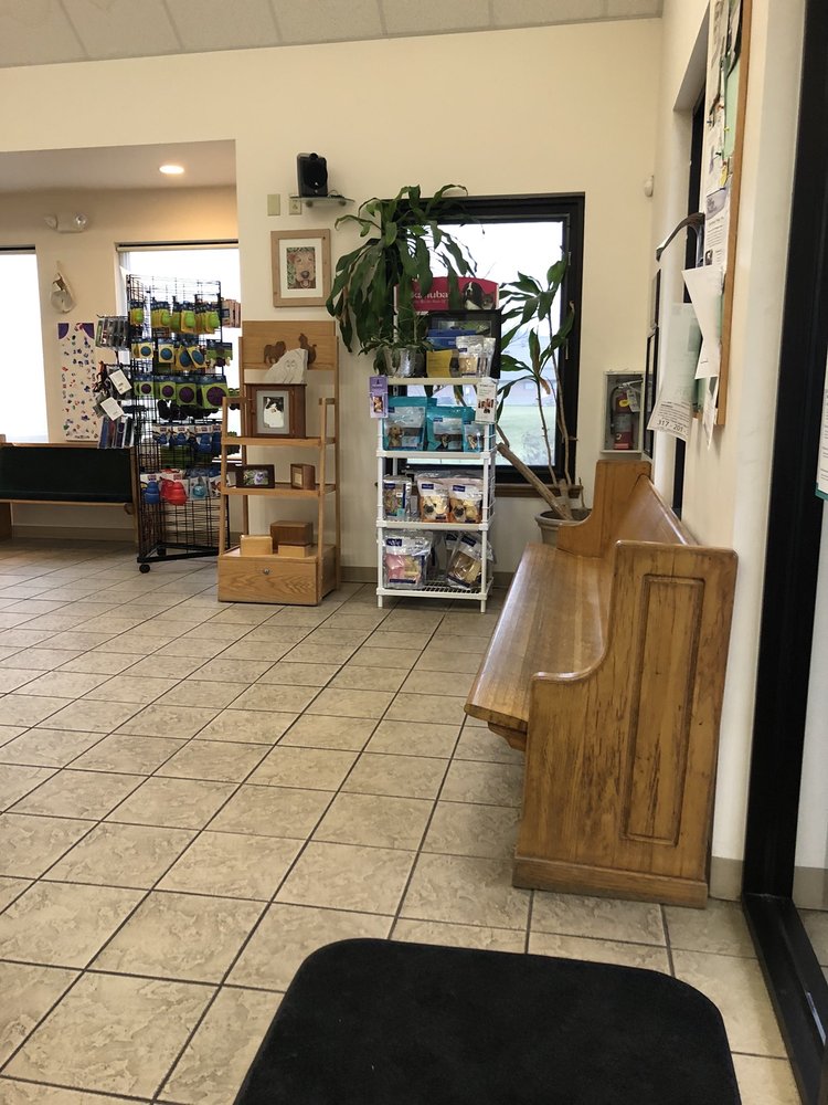 HILLVIEW VETERINARY CLINIC 18 Reviews 1761 Thornburg Ln, Franklin