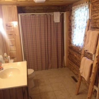Camp 20 Cabins - Downstairs bathroom. - Resorts Near Me - Laona, Wisconsin Camp 20 Cabins - Downstairs bathroom. - Resorts Near Me - Laona, Wisconsin