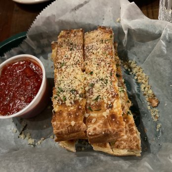 Milano Italian Restaurant - Breadsticks - Pizza Near Me - Georgetown, Kentucky