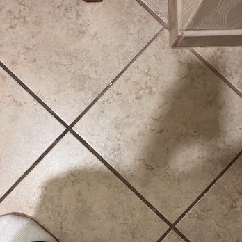Hampton Inn Santa Rosa - I cleaned dirty grout and tiles - Hotels Near Me - Santa Rosa, New Mexico