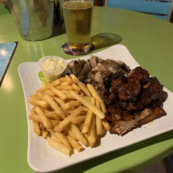 Pepper's Bar & Grill - Ribs, Jerk Pork, Fries, Caybrew - Bars Near Me - George Town, UM