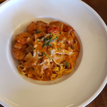 Costa Sorrento - Fettuccine Porcini (Homemade Fettuccine Shrimp and Mushroom in Rose Sauce) - Pizza Near Me - Markham, Ontario Costa Sorrento - Fettuccine Porcini (Homemade Fettuccine Shrimp and Mushroom in Rose Sauce) - Pizza Near Me - Markham, Ontario