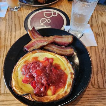 Buck & Honeys-Mount Horeb - Brunch: Dutch Baby - New American Near Me - Mount Horeb, Wisconsin