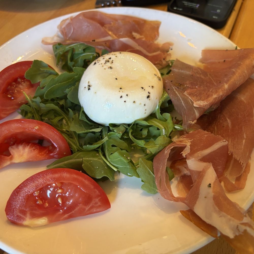 Fumo Kips Bay - Burrata and prosciutto - New American Near Me - New York, New York