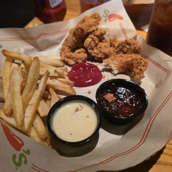 Chili's - Chicken tenders that were WAY below par.... - Bars Near Me - Dewitt, New York