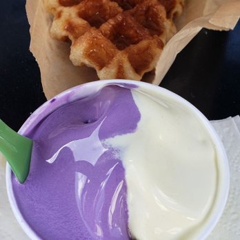 7Gradi - Gelato&waffle set:ube and Mexican vanilla and plain wagffle - Gelato Near Me - Honolulu, Hawaii 7Gradi - Gelato&waffle set:ube and Mexican vanilla and plain wagffle - Gelato Near Me - Honolulu, Hawaii