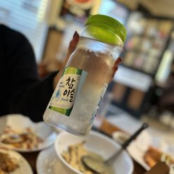 Ttobongee - Water container.