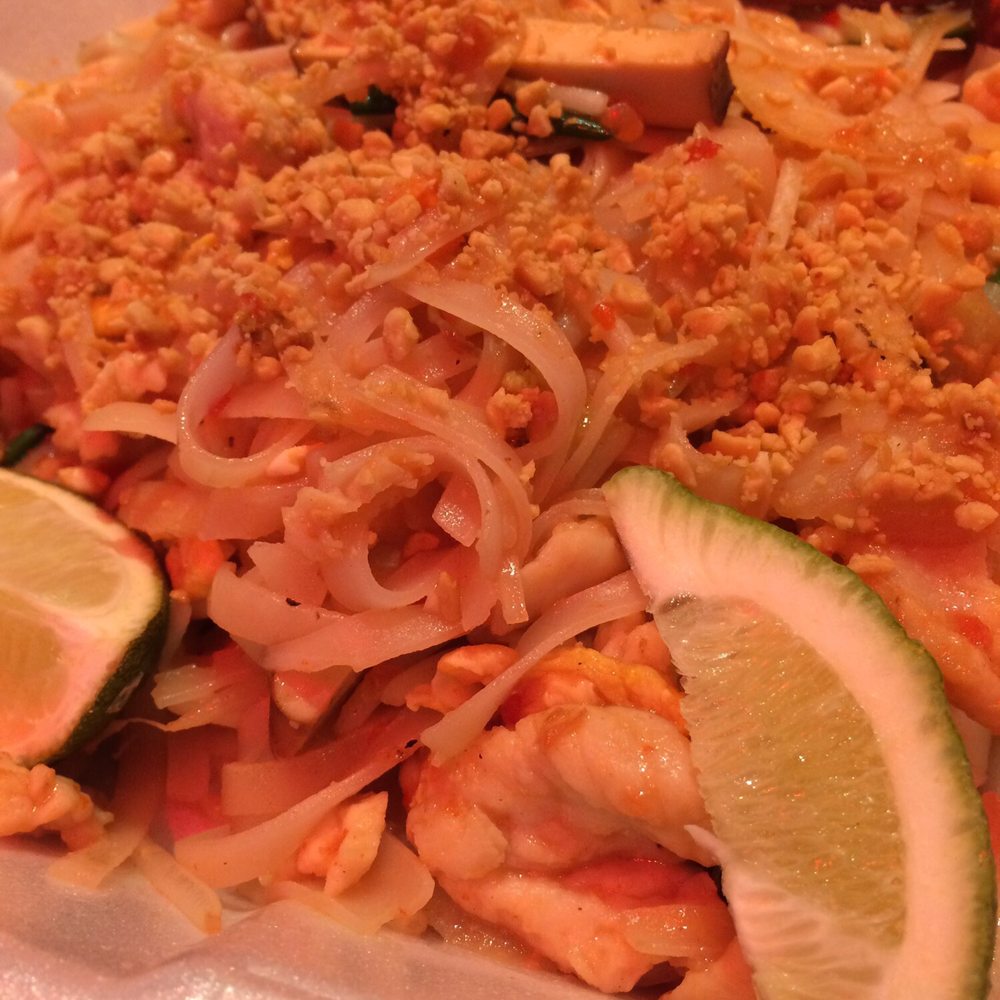 Emerald Chinese Cuisine - Chicken pad Thai - Chinese Near Me - Jamul, California