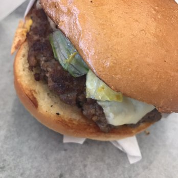 Retro Junction - Great cheeseburger! The meat isn't pre-frozen and is well seasoned and juicy. Try it with pepper jack cheese. - Convenience Stores Near Me - Fresno, California