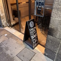 Kælderkold - Outside signage