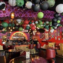 Busy Body - The cheerful bar