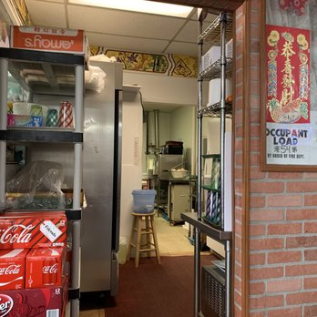 Eat First Chinese Restaurant - This tub of chicken was there when I got in and still there when I left. - Chinese Near Me - Albuquerque, New Mexico