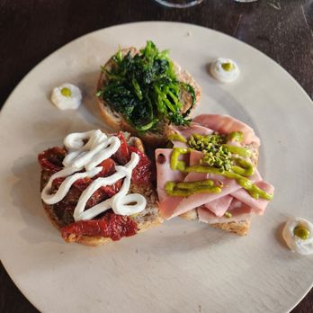 Via Toledo - Trio Brushetta - Pizza Near Me - Vienna, 9 Via Toledo - Trio Brushetta - Pizza Near Me - Vienna, 9