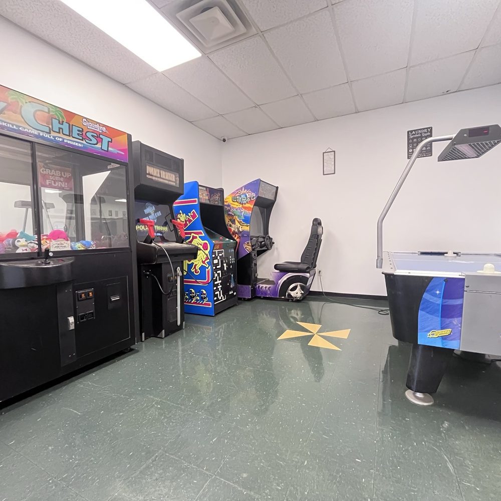 Sunshine Laundry - Some of the games but don't waste your money, not calibrated and the claw machine is weighted - Laundry Services Near Me - Morristown, Tennessee
