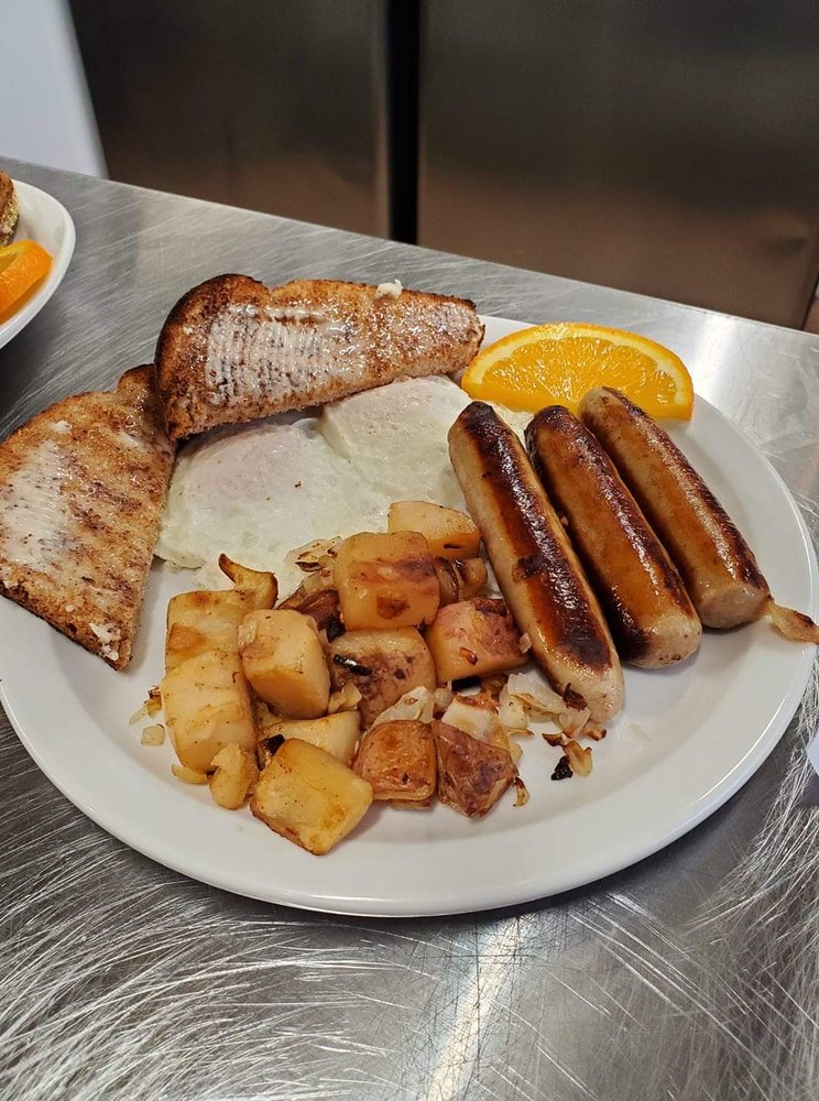 SHAKERS DINER Updated April 2024 98 Queen Street, Lakefield