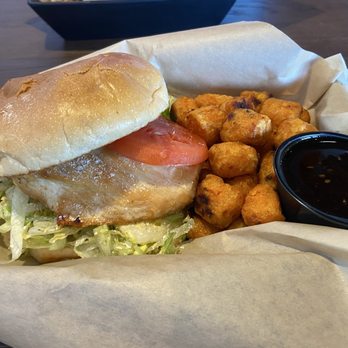 sneakybird - Chicken sandwich - Chicken Wings Near Me - Surprise, Arizona