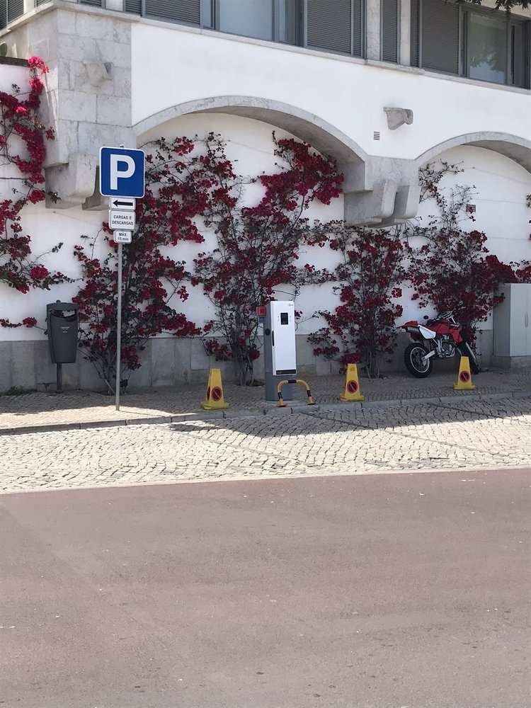 MOBI.E CHARGING STATION R. Maj. Augusto Escrivanis 2, Cascais