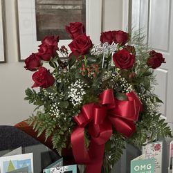 Chester's Plants Flowers & Garden Center - Dozen red roses.