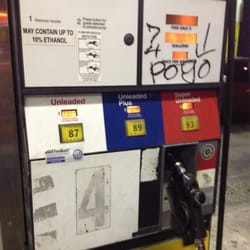 Amigo Stop - Gas pump from the 80's. Same low prices for cash or credit.