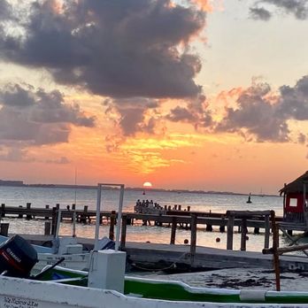 Bally Hoo - Sunset view - Mexican Near Me - Isla Mujeres, ROO