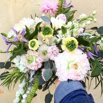 Bleached Butterfly - Friday Florals! #happyfriday #cheerstotheweekend #fridayfresh #blush #gardenstyle #wedding #florals #firstdayofapril - Florists Near Me - Berlin, Maryland