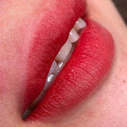 Houston Brow - Tired of reapplying lipstick? Choose lip tattoo by Chi Permanent Makeup LLC, the expert in permanent makeup in Houston.